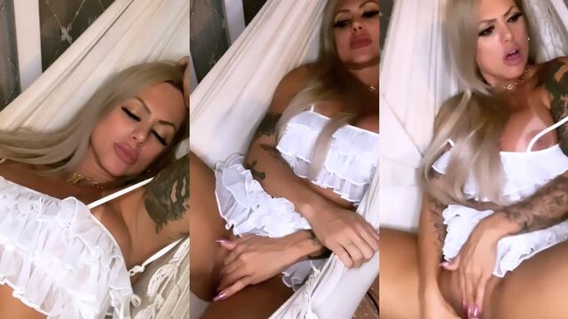 The Brazilian coroa fucks hard and rebounds gostoso on the cock