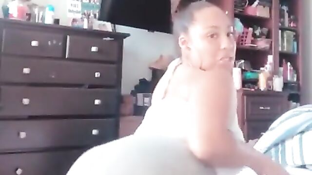 I love big fat asses, especially when they’re Dominican (bbw)