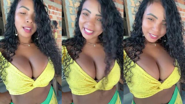 Morena rabuda enjoying herself on the couch