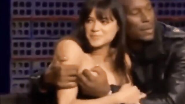A hairy pussy stretching video with a celebrity twist that you won't believe!