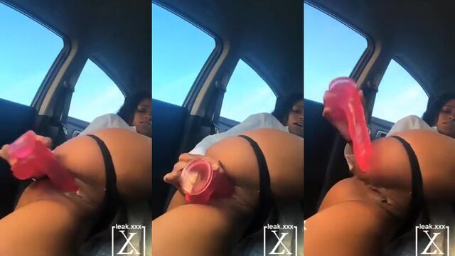 Ebony beauty Kya shows off her big ass in twerking action