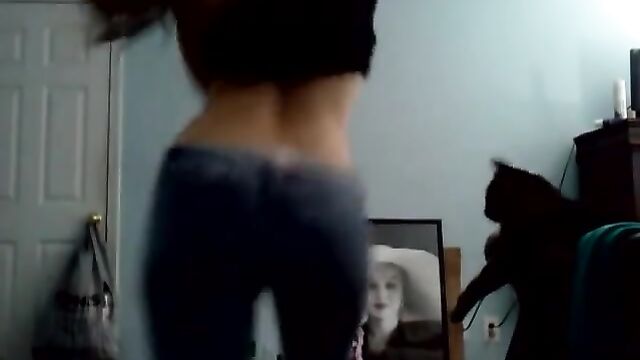 A cute girl is dancing sexy twerk in the shower and makes you cum