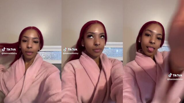 DaisyAndrews shows off her ass in TikTok-style video