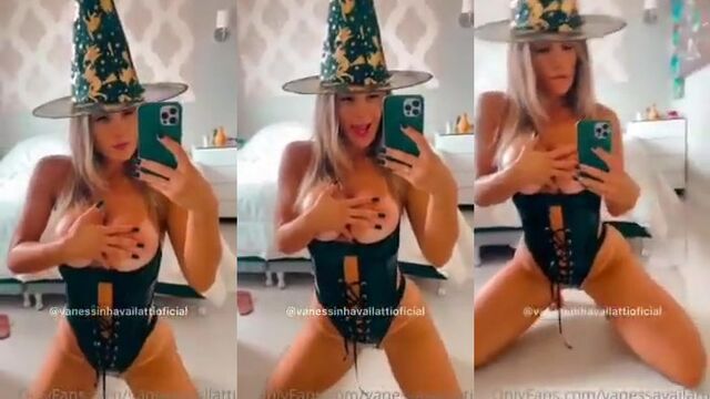 Vanessa Vailatti shows her sexy lingerie and gets intimate on camera