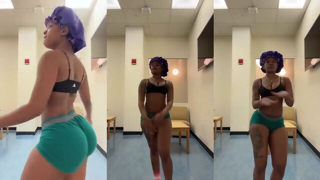 Ebony teen Mara Ling exposes her thick ass and gets it worshiped by a horny fan
