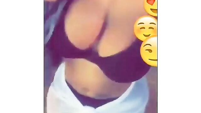 Hot ebony Instagram model shows off her big boobs and twerks