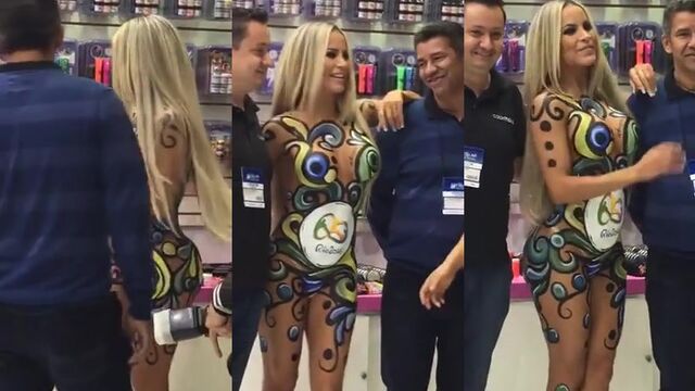 Loira safada cheia de tesão pede para que a soco com força