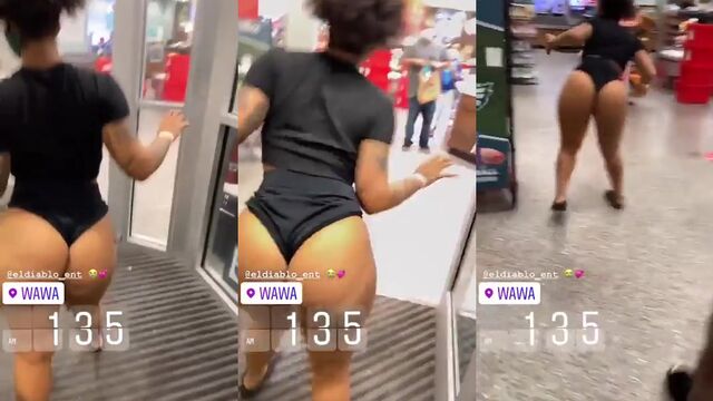 I love to fuck my big fat ass ebony girlfriend with a huge twerking butt