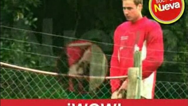 Prince William - Peeing 001