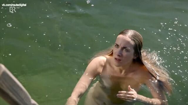 Annina Hellenthal Nude, Lena Baader (NN) @ Die reichen Leichen. Ein Starnbergkrimi (2014) / Аннина Хэллентал - Море трупов