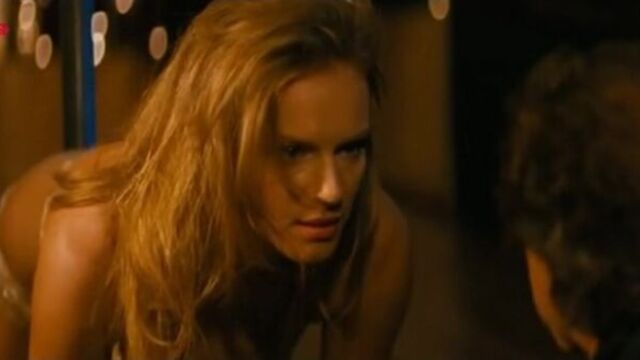 Antonia Liskova Nude - Giulia non esce la sera (2009) 02