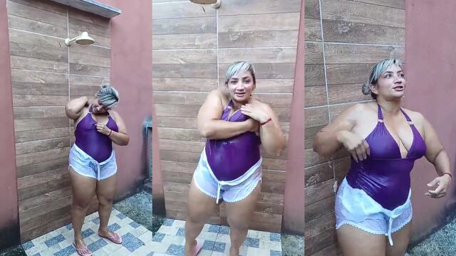 Brazilian coroa is having fun with her friend’s husband