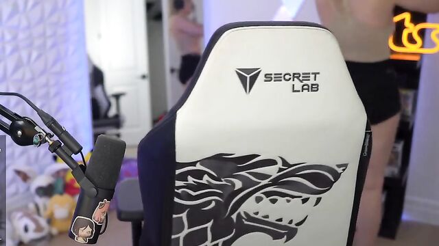 Twitchstreamer Hiddenchef013 recommends a 9-inch BBC for fans in Seattle, Washington