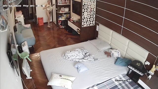 Hot Vietnamese teen Vika Nguyen gets creampied in a steamy sextape