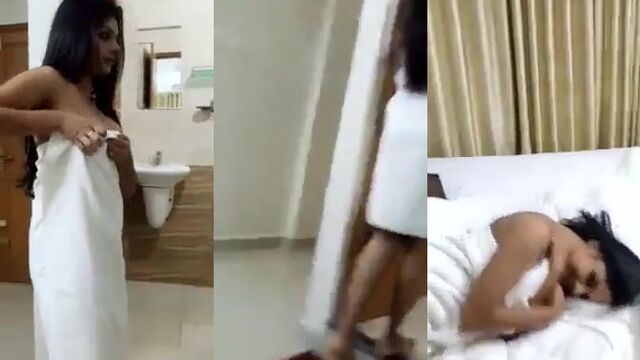 A big tits Indian girl gets her shaved pussy fucked hard in the bedroom