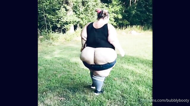 BBW Outdoor Public BJ - Short Clip featuring Ssbbw Fatwaifu Bubblybooty