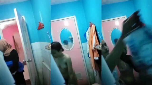 Hijab girl secretly has sex with her boyfriend in the room