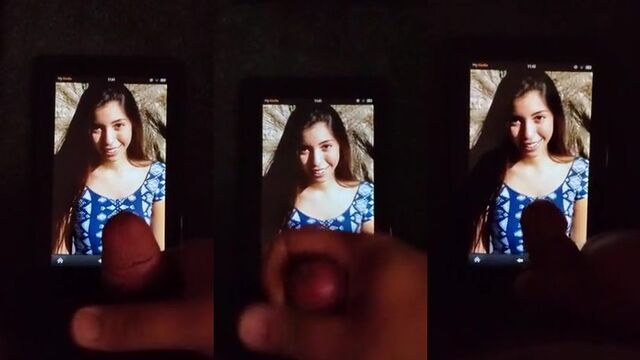 Hot Latina girl makes a cum tribute with her sexy smile