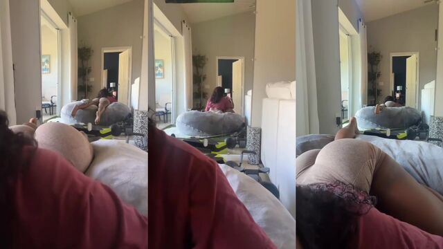 Ebony hottie Naomi Allure shows off her juicy booty and sexy feet on TikTok Live