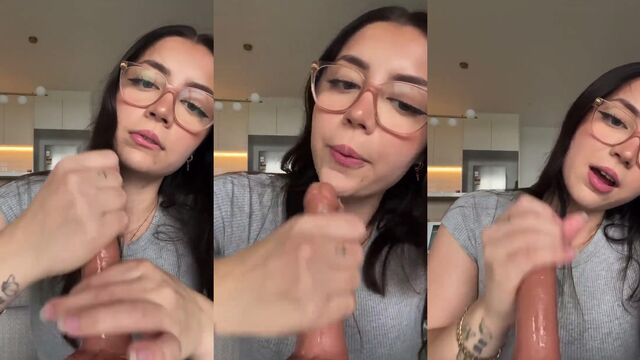 Busty teen gives you a 5-minute JOI countdown to cum