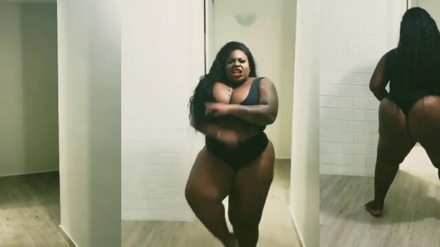 Hot and fat Brazilian to show her ass in the room with a famous actress