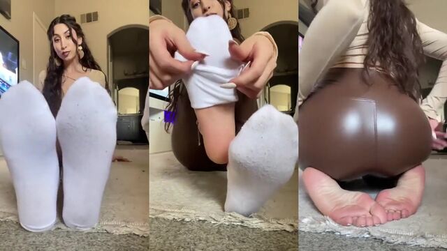 Hot Latina shows off her thick, juicy soles and toes