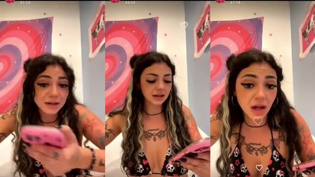 She is a naughty slut and she likes to fuck with her tongue
