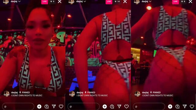 Accidental nip slip during live stream on INSTA