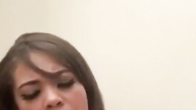 Cassidy Banks is getting wild and crazy in the shower