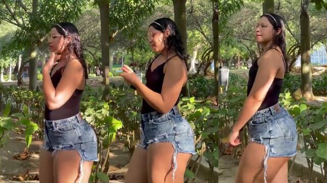 Hot youtuber tries on sexy two-piece lingerie collection