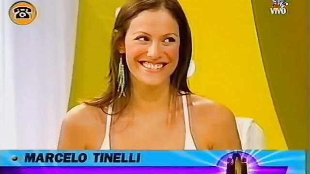 Periodista y presentadora Connie Ansaldi tetona argentina