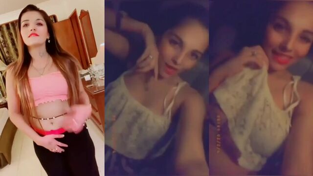 A sexy Pakistani babe got naked on TikTok and showed her charm