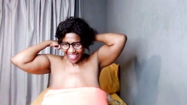 The sexy MILF has amazing huge natural saggy tits