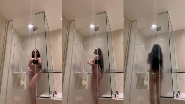 Redbone slim thick ass clapping on a cock in the shower