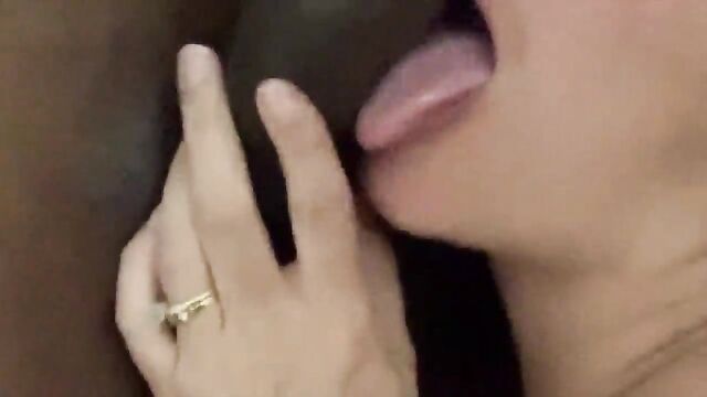 Hotwife surprises hubby with BBC creampie cleanup