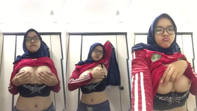 A Chinese guy fucked his Malay lecturer in Malaysia