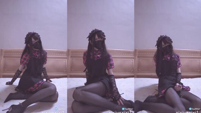 A Chinese crossdresser gets fucked by a trap daddy