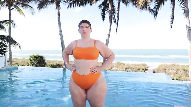 Thick PAWG gets her fat ass pounded hard by a huge cock