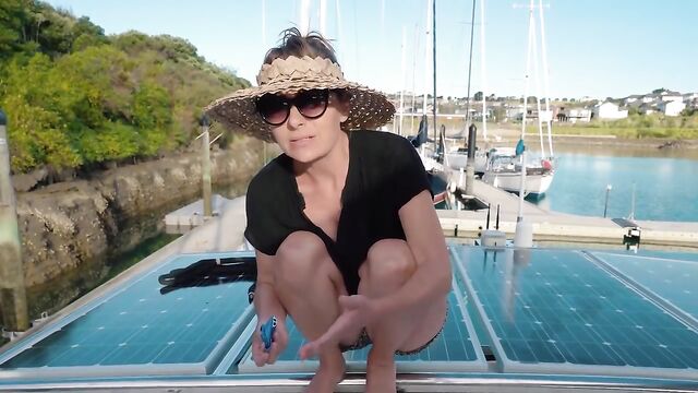 Nikki Wynn gets her sexy feet sucked on the sailboat