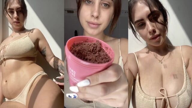 Big booty PAWG jiggles her ass while stripping on the stairs