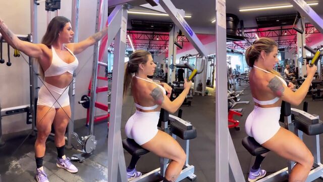 Fitness girl from gym showed her boobs to get fucked