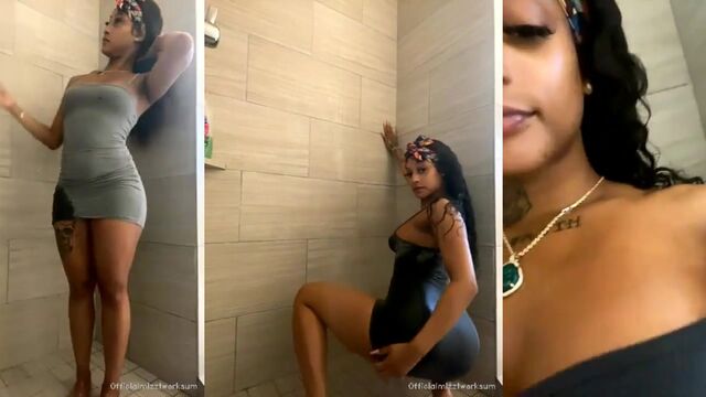 Fat ass lightskin twerking and clapping ass in a steamy video
