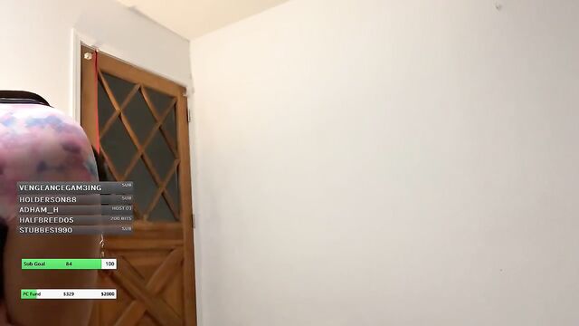 Hot whitegirl Snowbunny gets naked on Twitch stream