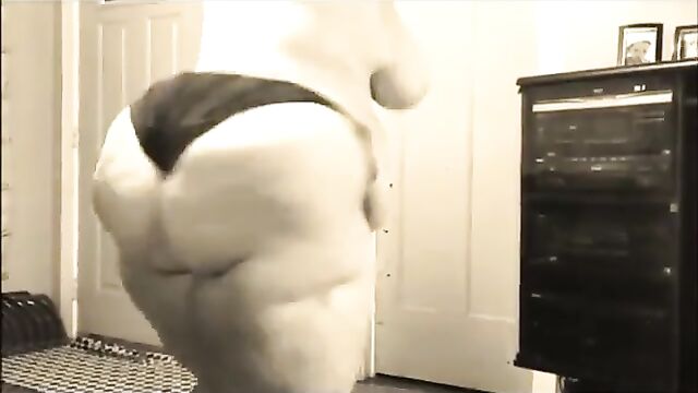 Fat mom Anna Katz enjoys getting fucked with passion