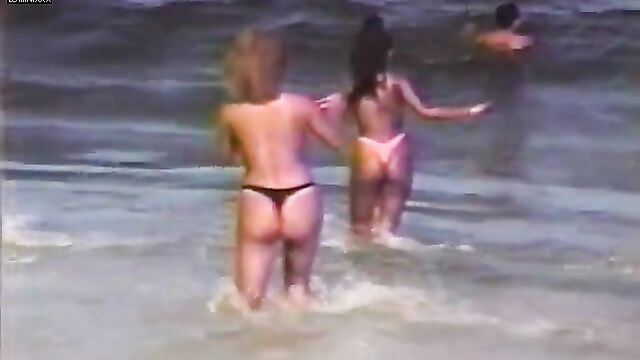 Topless Brazilian beauties get their bumbum painted like panteras for Carnaval