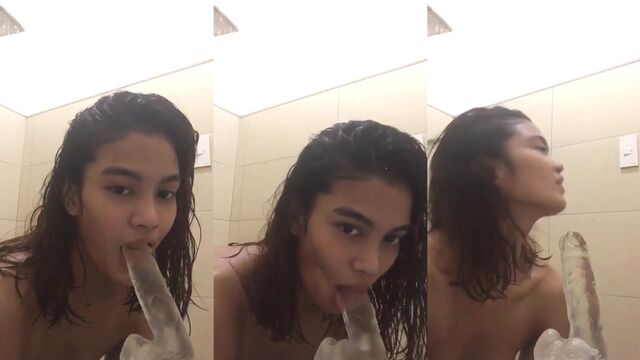 The sexy girl shows her athletic body in porn