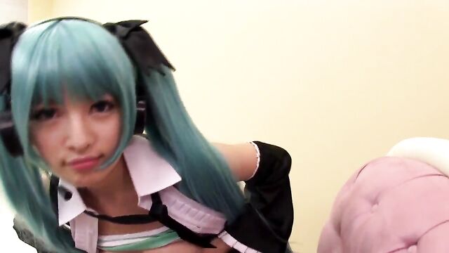 Hot Japanese cosplayers Luka and Hatsune Miku sex