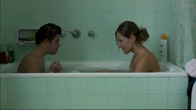Marta Larralde Nude - Leуn y Olvido (2004)