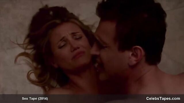Cameron Diaz does a sexy dance with other girls in a morning masturbation scene