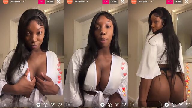Ebony IG model shows off her perfect ass in upskirt twerk